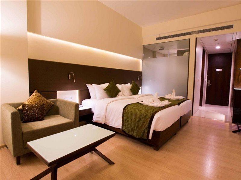 Regenta Central Grand Exotica Pimpri-Chinchwad Buitenkant foto