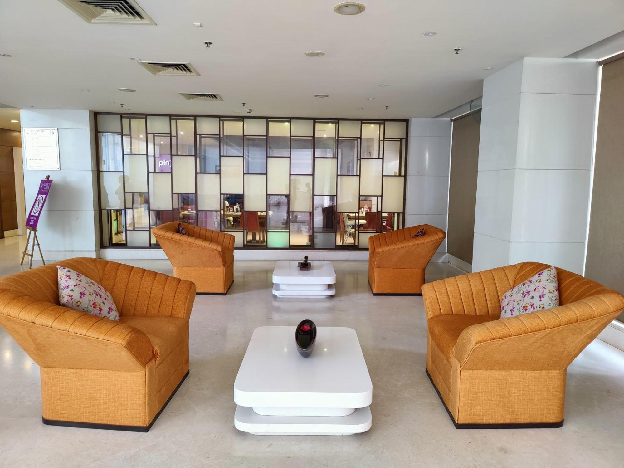 Regenta Central Grand Exotica Pimpri-Chinchwad Buitenkant foto