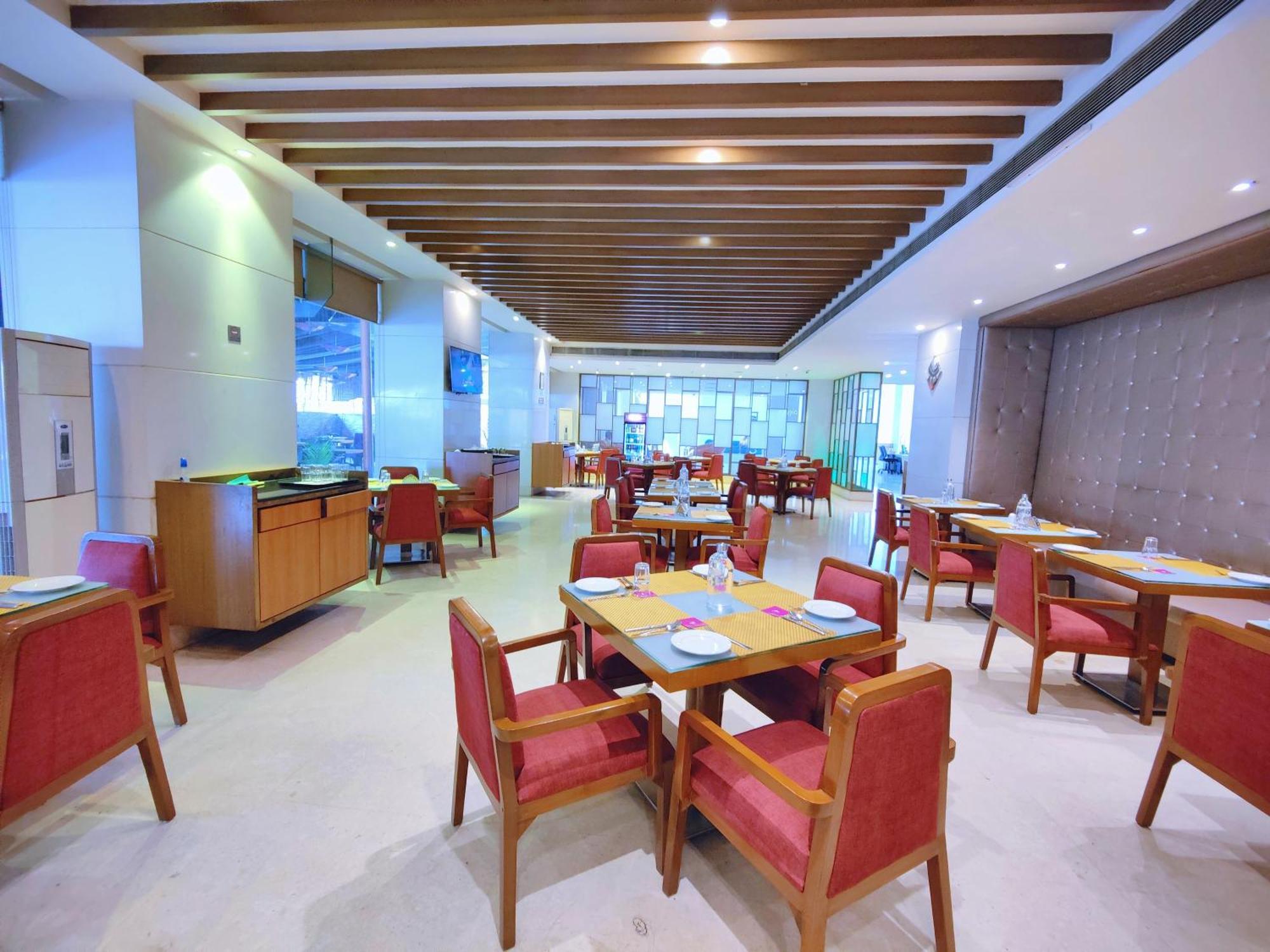 Regenta Central Grand Exotica Pimpri-Chinchwad Buitenkant foto