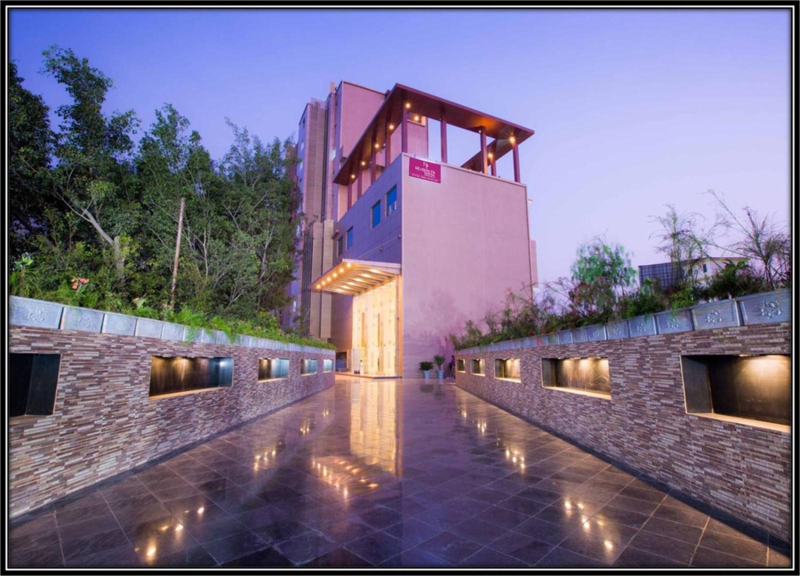 Regenta Central Grand Exotica Pimpri-Chinchwad Buitenkant foto