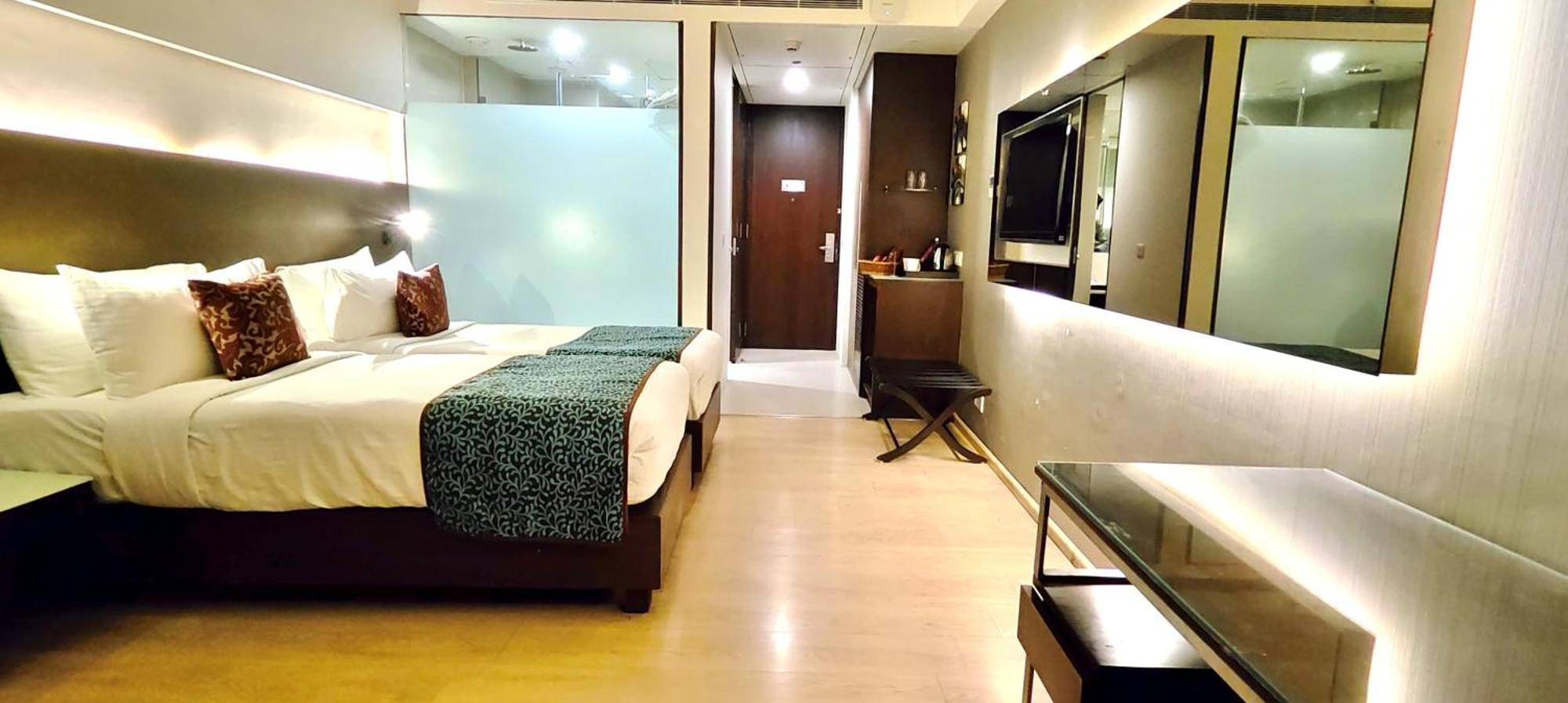 Regenta Central Grand Exotica Pimpri-Chinchwad Buitenkant foto