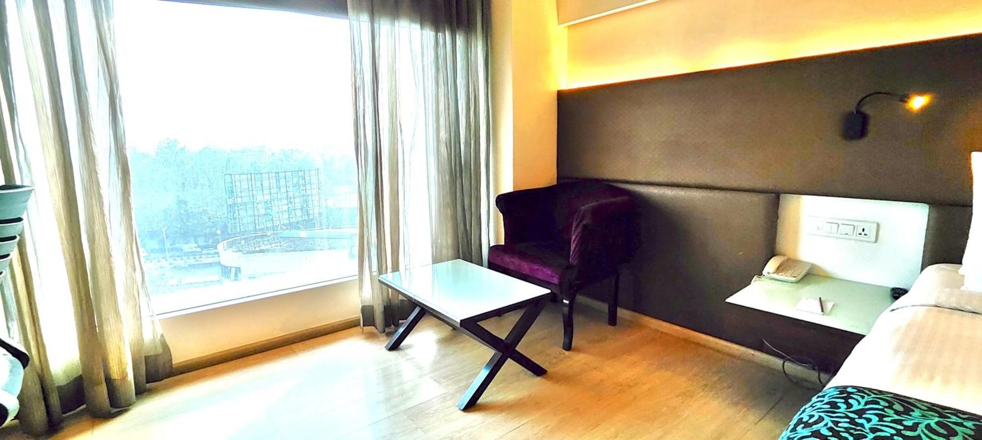 Regenta Central Grand Exotica Pimpri-Chinchwad Buitenkant foto