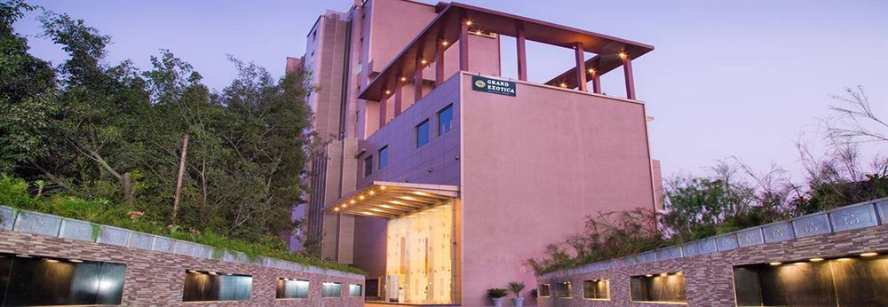 Regenta Central Grand Exotica Pimpri-Chinchwad Buitenkant foto